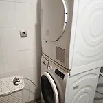 Ranee - 2 Bed 2 Bath In Centre *