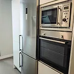 Ranee - 2 Bed 2 Bath In Centre *