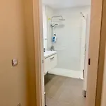Ranee - 2 Bed 2 Bath In Centre