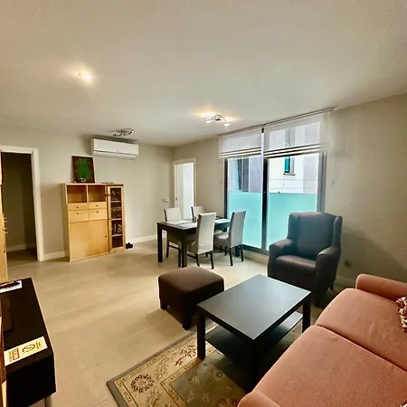 Ranee - 2 Bed 2 Bath In Centre Apartment