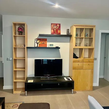 Ranee - 2 Bed 2 Bath In Centre *