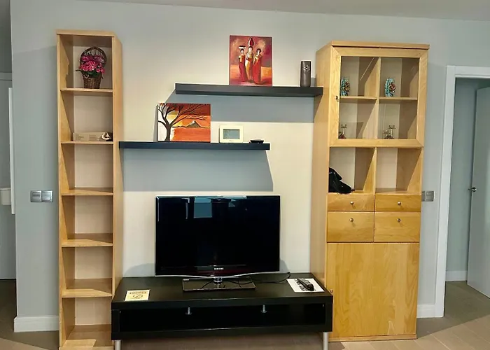 Ranee - 2 Bed 2 Bath In Centre *