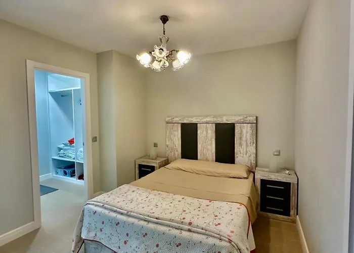 Ranee - 2 Bed 2 Bath In Centre *